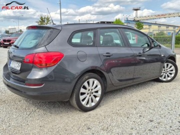 Opel Astra J Sports Tourer 1.6 Twinport ECOTEC 115KM 2011 Opel Astra GWARANCJA AUTOMAT Drugi komplet kol 1.6 Benzyna Mozliwa zamian, zdjęcie 13