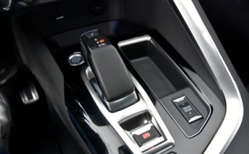 Peugeot 3008 II Plug-In Hybrid Facelifting 1.6 HYBRID4 300KM 2022 Peugeot 3008 SKORA Alusy LED Navi. BLIS linne assist Grzane fotele 1.6, zdjęcie 31