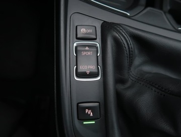 BMW Seria 1 F20-F21 Hatchback 5d 120d 184KM 2013 BMW 1 120d xDrive, 181 KM, 4X4, Navi, Xenon, zdjęcie 15