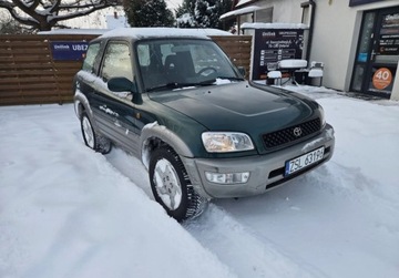 Toyota RAV4 I Cabrio 2.0 16V 129KM 1999 Toyota RAV4 2.0 benzyna .4x4 2.0 Benzyna 129KM, zdjęcie 2