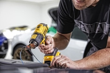 Тепловая пушка с 2-мя насадками 290/530°C DeWalt DCE530N 18V