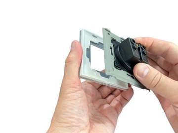 Одинарная белая стеклянная рамка для модулей MIUUN