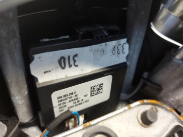 Porsche Macan 95B DIRECTOR 95B959256E