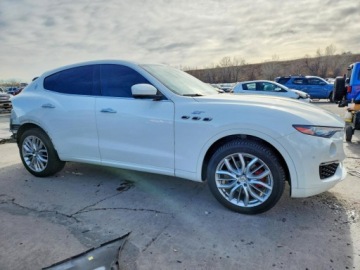 Maserati Levante 2022 Maserati Levante 2022 MASERATI LEVANTE BASE 3.0 Benzyna 255KM, zdjęcie 4