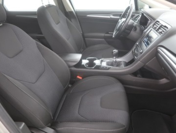 Ford Mondeo V Liftback 1.6 TDCi 115KM 2015 Ford Mondeo 1.6 TDCi, Navi, Klima, Klimatronic, zdjęcie 8