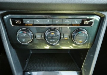 Volkswagen Tiguan II SUV 1.5 TSI EVO 150KM 2020 Volkswagen Tiguan Highline Pakiety, ACC, Podgrzewane fotel, GPS, Kamera c, zdjęcie 26