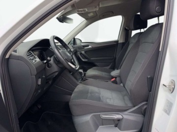 Volkswagen Tiguan II SUV Facelifting 2.0 TDI 150KM 2022 Volkswagen Tiguan Elegance, Matrix, Head-Up, Kamera, Ambiente, Asystenci, zdjęcie 9