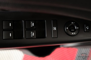 Kia Venga Mikrovan Facelifting 1.6 DOHC 124KM 2016 Kia Venga 1.6 MPi Climatronic KeyLess Go Podgrz.Kier.Fotele Cz.Park. Gwara, zdjęcie 28