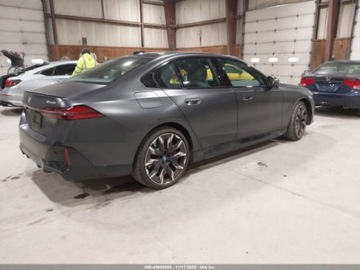 BMW Seria 5 G90-91 2025 BMW Seria 5 2025r., 4x4, 3.0L 3.0 Hybryda Plug-in 483KM, zdjęcie 3