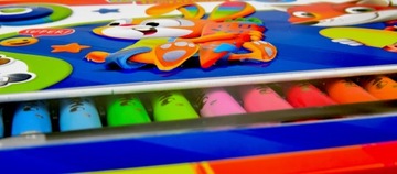 26 kredek BAMBINO metalowe pudełko temperówka duże