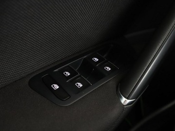 Volkswagen Golf VII GTD Variant Facelifting 2.0 TDI-CR BMT 184KM 2017 Volkswagen Golf GTD 184KM PDC grzane fotele, zdjęcie 29