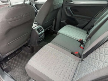Volkswagen Tiguan II SUV Facelifting 1.5 TSI 150KM 2021 Volkswagen Tiguan 1.5 TSI 150KM Manual FV23 AppConect Pakiet zimowy, zdjęcie 12