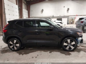 Volvo XC40 Crossover 2.0 T5 247KM 2020 Volvo XC 40 T5 Momentum 2020 2.0 Benzyna 248KM, zdjęcie 6