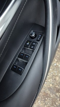 Toyota Corolla XII TS Kombi 2.0 Hybrid Dynamic Force 184KM 2019 Toyota Corolla 2.0 HSD184KM Full Led El. klapa, zdjęcie 22