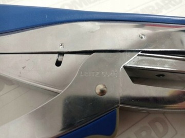 Oryginalny Zszywacz LEITZ Metalowy Niebieski Mocny