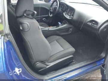 Dodge Challenger III 2021 Dodge Challenger 2021 Dodge Challenger SXT RWD 3.6 Benzyna 305KM, zdjęcie 10