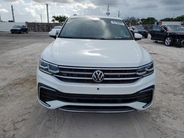 Volkswagen Tiguan II 2023 Volkswagen Tiguan Sel R-Line Black 2023 2.0 Benzyna 184KM, zdjęcie 5