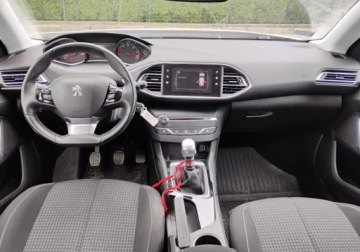 Peugeot 2018 Peugeot 308 122018r. 1.5 HDI. Lekko uszkodzony przod i prawy tyl. Jezdzi., zdjęcie 5