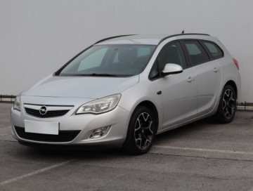 Opel Astra J Sports Tourer 1.7 CDTI ECOTEC 125KM 2011 Opel Astra 1.7 CDTI, Navi, Klima, Tempomat, zdjęcie 1