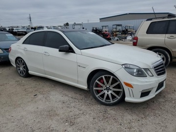 Mercedes Klasa E W212 2012 Mercedes-Benz Klasa E 63 AMG 2012 5.5l 5.5 Benzyna 518KM, zdjęcie 4