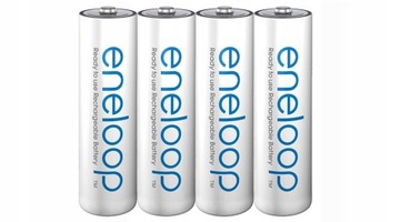 ЗАРЯДНОЕ УСТРОЙСТВО 4x АККУМУЛЯТОРЫ ENELOOP R6