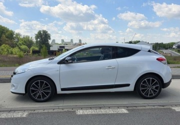 Renault Megane III Coupe Facelifting 1.2 TCe 115KM 2013 Renault Megane Renault Megane III 1,2 16V Turbo 116 KM BOSE Edition 1.2, zdjęcie 3