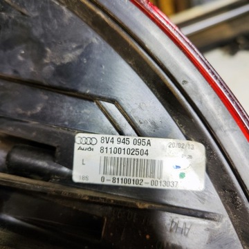 AUDI A3 8V SVĚTLO LEVÝ ZADNÍ W BLATNÍK 8V4945095A