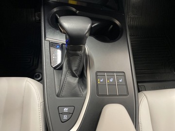 Lexus UX Crossover Facelifting 2.0 250h 184KM 2023 Lexus UX 250h GPF F Sport Design 2WD Lexus UX 250h, zdjęcie 20