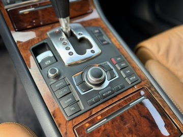 Audi A8 D3 Sedan 4.2 V8 335KM 2005 Audi A8 4.2MPI Quattro Long Mały przebieg, zdjęcie 24