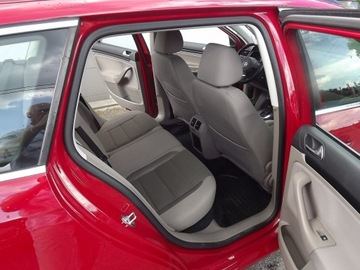 Volkswagen Golf VI Variant 1.6 TDI-CR DPF BlueMotion 105KM 2010 Volkswagen Golf Automatyczna skrzynia biegów DSG, zdjęcie 11