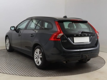 Volvo V60 I Kombi Facelifting 2.0 D3 136KM 2014 Volvo V60 D3 2.0, Navi, Klima, Klimatronic, zdjęcie 3