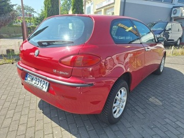 Alfa Romeo 147 Hatchback 1.6 i 16V T.Spark 120KM 2002 Alfa Romeo 147, zdjęcie 3