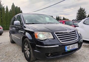 Chrysler Grand Voyager 2.8 CRD 163KM 2010 Chrysler Grand Voyager 2010r, 2.8 DIESEL. AUTOMAT. Uszkodzony tyl. Jezdzi, zdjęcie 1