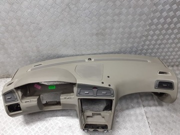 DESKA ROZDĚLOVAČE KOKPIT VOLVO V70 II EVROPA