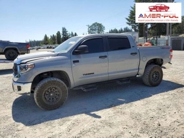 Toyota Tundra II 2021 Toyota Tundra 2021, 5.7L, 4x4, CREWMAX SR5, od ubezpieczalni 5.7 Benzyna