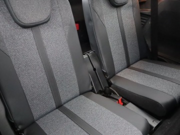 Peugeot 5008 II Crossover 1.2 PureTech 130KM 2019 Peugeot 5008 PureTech 130, Salon Polska, zdjęcie 16