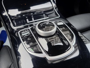 Mercedes GLC C253 SUV 2.0 250 211KM 2018 MERCEDES GLC 250 4MATIC AMG Line 2.0 benzyna 211KM Bezwypadkowy Serwis, zdjęcie 17