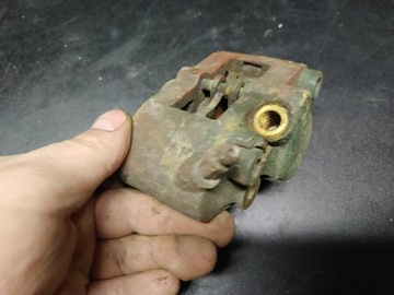 Скутер Aprilia Piaggio Zundapp ТОРМОЗНОЙ СУППОРТ