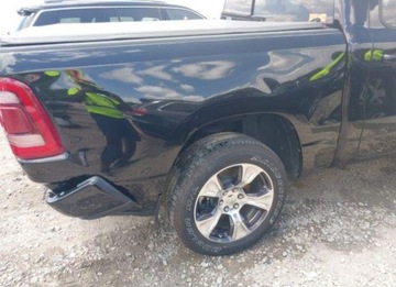  RAM 1500 2023, 5.7L, 4x4, LARAMIE, od ubezpieczalni 5.7 Benzyna 395KM, zdjęcie 1