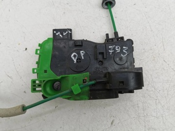 HYUNDAI I40 2013 PRAVÁ STRANA ZÁMEK DVEŘE PŘEDNÍCH