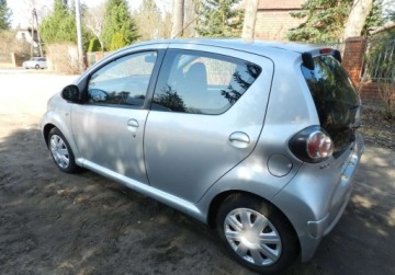 Toyota Aygo I Hatchback 3d 1.0 VVT-i 68KM 2009 Toyota Aygo mala tania niezawodna 5drzwi KLIMA bez rdzy Benzyna 68KM, zdjęcie 3
