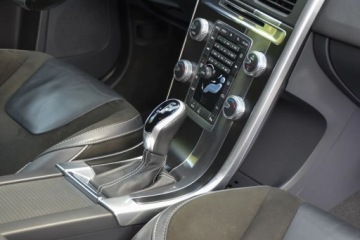 Volvo XC60 I SUV Facelifting 2.0 D4 DRIVE-E 190KM 2017 Volvo XC 60 VOLVO XC60 2.0 D4 190KM R-DESIGN BLIS Navi Kamera Gwarancja 12, zdjęcie 27