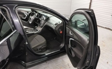 Opel Insignia I Sports Tourer 2.0 CDTI ECOTEC 110KM 2009 Opel Insignia Panorama, Multifunkcja, Tempomat, Komputer, Climatronic, Zad, zdjęcie 10