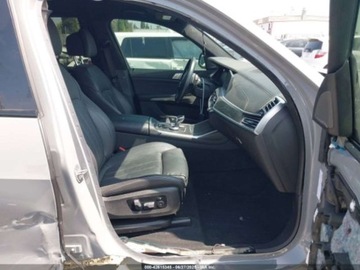 BMW X7 2022 BMW X7 M50I 2022 4.4l 4.4 Benzyna 523KM, zdjęcie 10