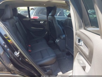 Volvo XC40 2023 Volvo XC 40 B5 Plus Bright Theme 2023 2.0 Benzyna 247KM, zdjęcie 13