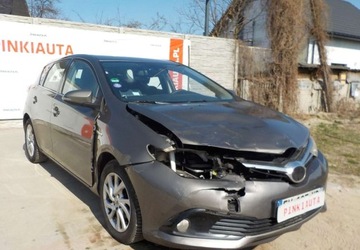 Toyota Auris II 2018 Toyota Auris Okazja 1.8 Hybryda 98KM