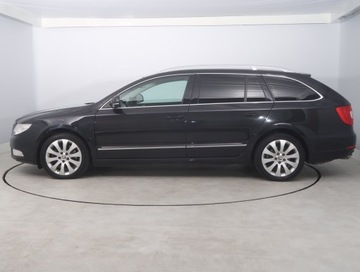 Skoda Superb II Kombi 2.0 TDI CR DPF 140KM 2012 Skoda Superb 2.0 TDI, DSG, Navi, Xenon, Klima, zdjęcie 2