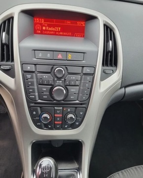 Opel Astra J Hatchback 5d 1.6 Twinport ECOTEC 115KM 2011 Opel Astra Opel Astra 1.6 115PS Dobre wyposazenie Kola Lato Zima 1.6, zdjęcie 3