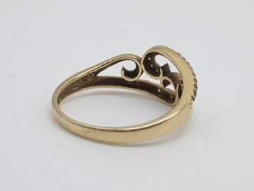 Złoty pierścionek PR. 585 W. 2,51g R. 18,5