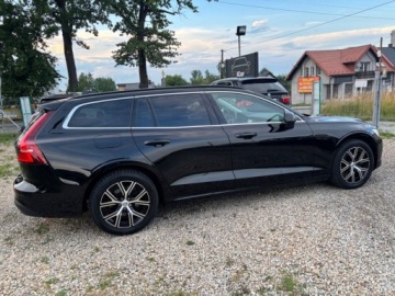 Volvo V60 II  Kombi Facelifting 2.0 B4 B 197KM 2023 Volvo V60 B-4 CORE SALON POLSKA ASYSTENTY F-RA VAT 23 2.0 Benzyna, zdjęcie 26